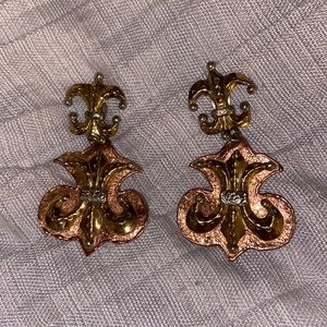 Vintage IXEl costume jewelry clip on earrings
